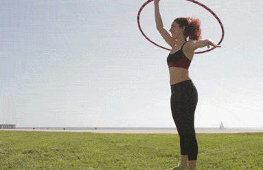 Bài tập Lunges with Hoop Squeeze