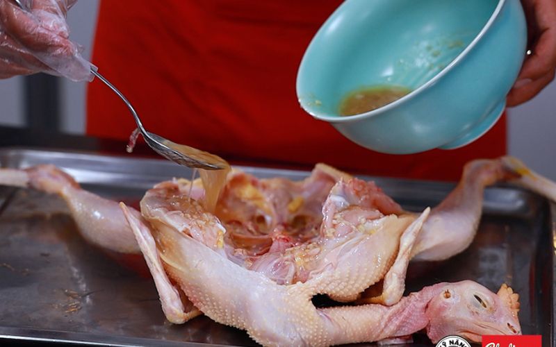 mach-ban-cach-lam-ga-hap-nuoc-mam-sieu-ngon-tai-nha-4 Mách bạn cách làm gà hấp nước mắm siêu ngon tại nhà - 4