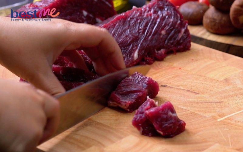 mach-ban-cach-lam-thit-bo-xao-dua-mem-thom-chua-ngot-cuc-ngon-2 Mách bạn cách làm thịt bò xào dứa mềm thơm, chua ngọt cực ngon - 2
