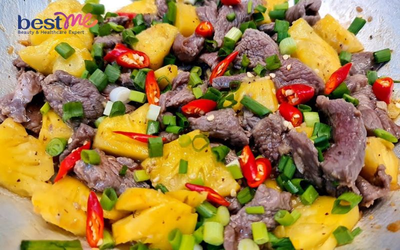 mach-ban-cach-lam-thit-bo-xao-dua-mem-thom-chua-ngot-cuc-ngon-3 Mách bạn cách làm thịt bò xào dứa mềm thơm, chua ngọt cực ngon - 3