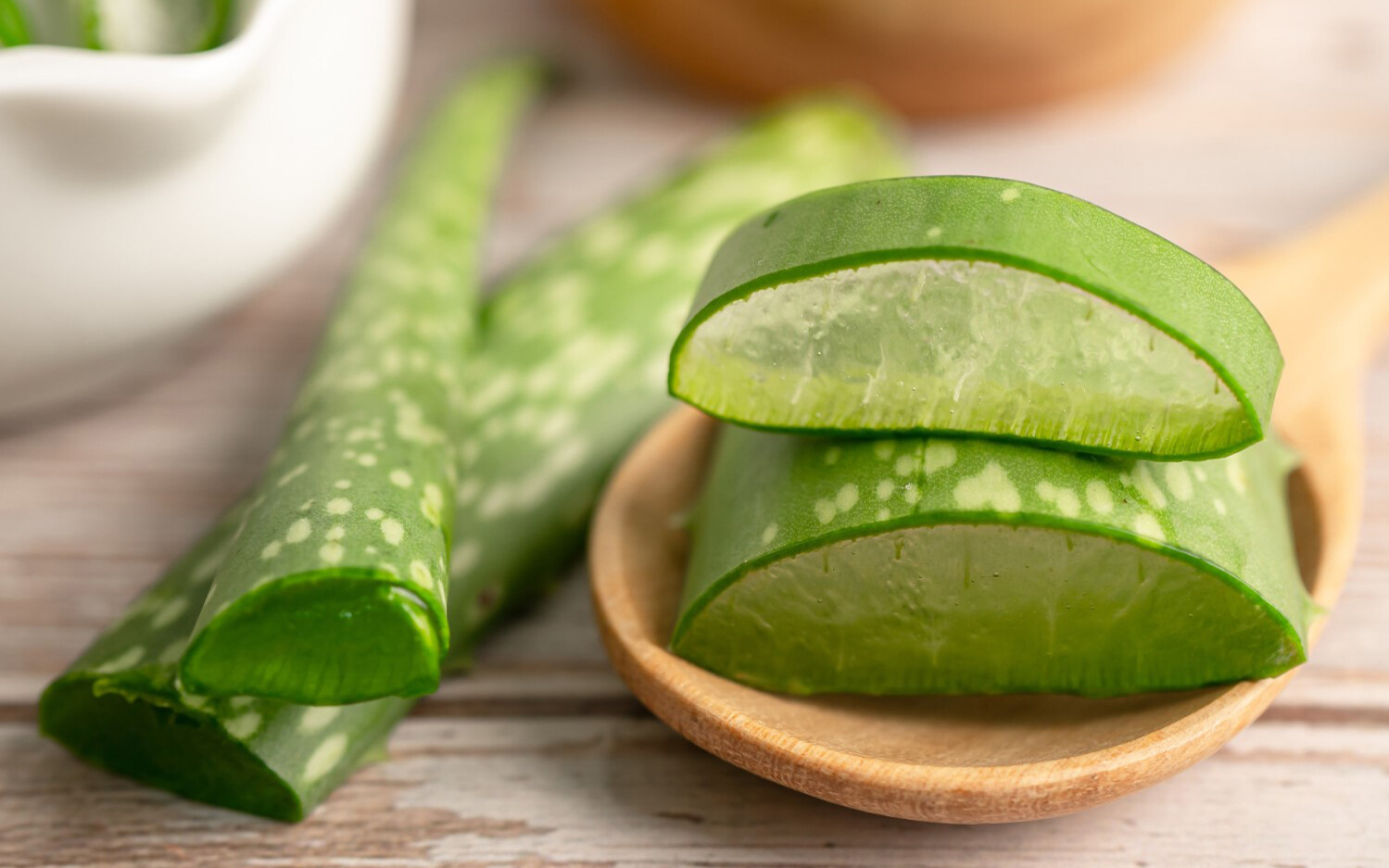 Mặt nạ cấp ẩm phục hồi da bằng nha đam