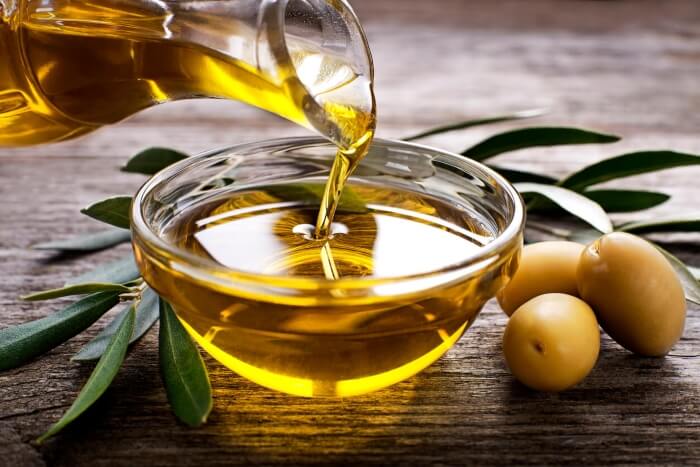 Mặt nạ dầu olive dưỡng ẩm cho làn da khô vào mùa đông