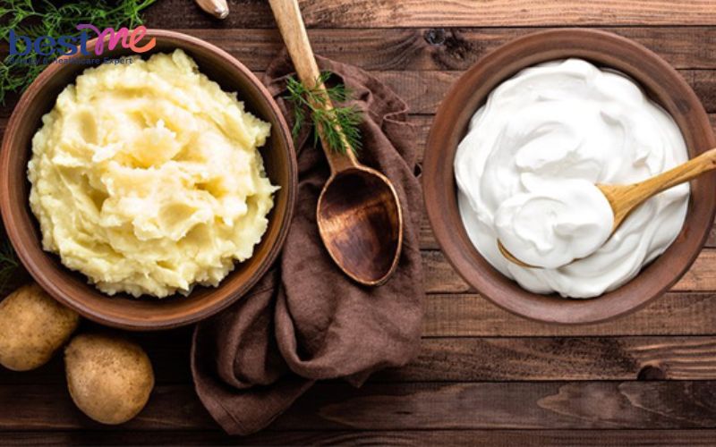 Đắp mặt với khoai tây và sữa chua