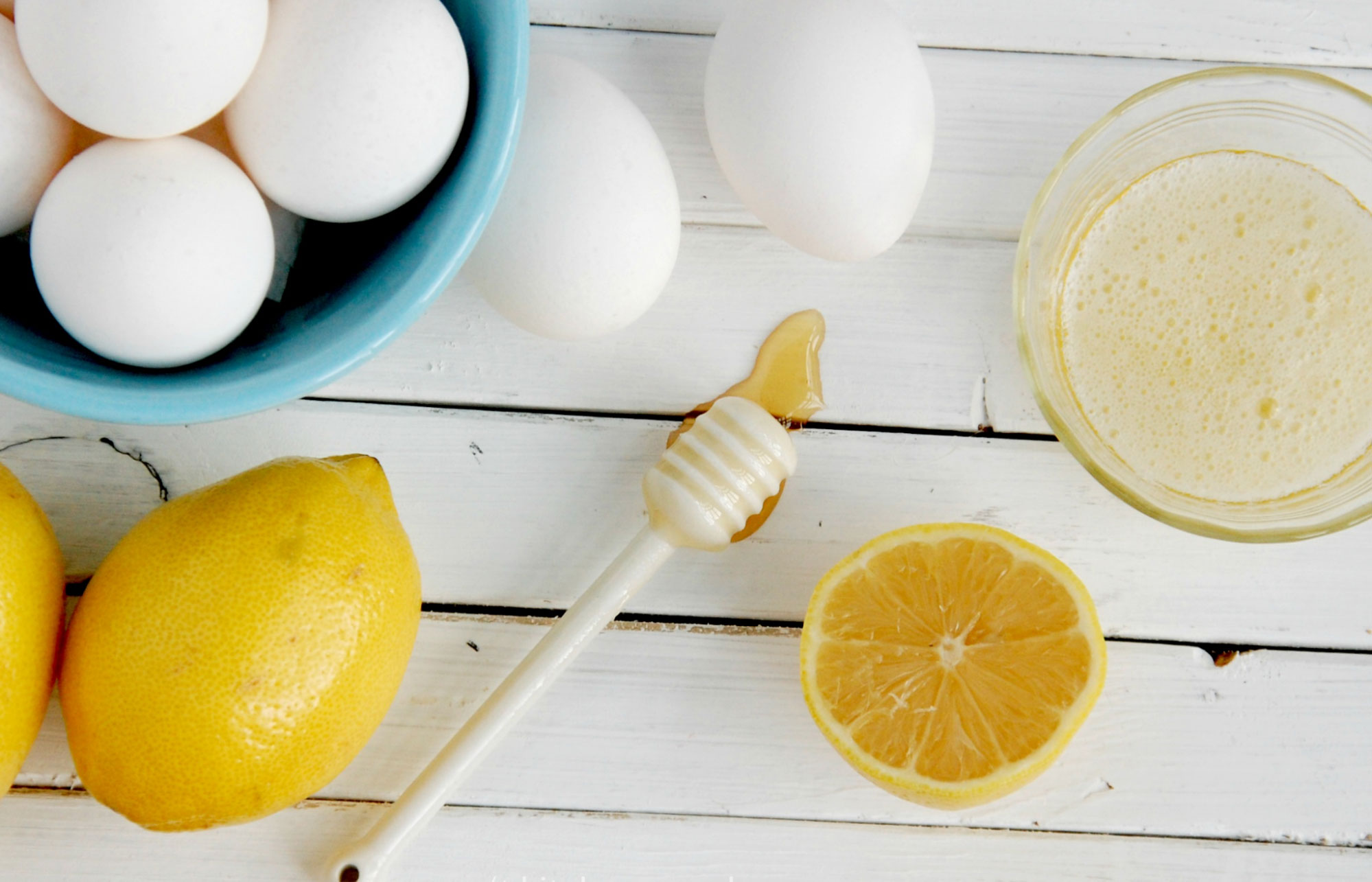 Mặt nạ lòng trắng trứng và chanh