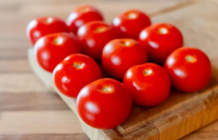 Cà chua có chứa nhiều vitamin giúp làm sáng da