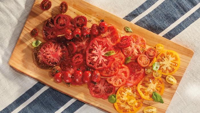 Mặt nạ cà chua dưỡng da trắng sáng, hạn chế tình trạng da sạm đen