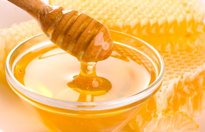 Mật ong có tác dụng kháng viêm, kháng khuẩn cho làn da