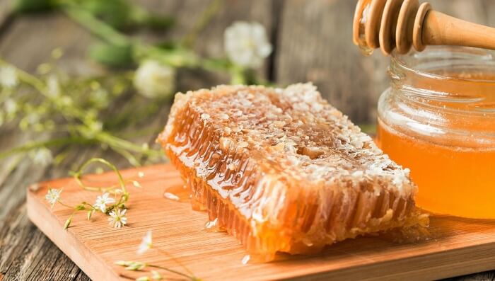 Mật ong giúp nâng cao sức đề kháng cho da môi khỏe mạnh