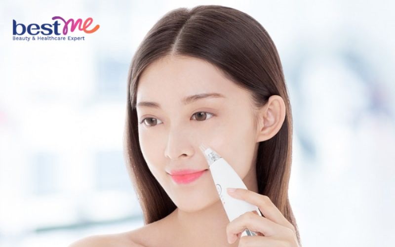 Máy hút mụn là một thiết bị hỗ trợ trong việc điều trị mụn