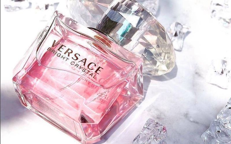 [MỚI 2024] Đánh giá mùi hương nước hoa Versace hồng Bright Crystal - 3