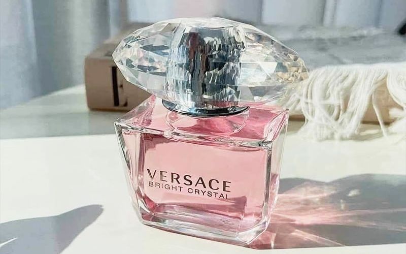 [MỚI 2024] Đánh giá mùi hương nước hoa Versace hồng Bright Crystal - 9