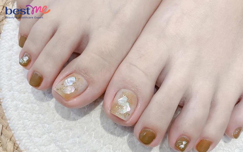Khám phá bí quyết mới nhất cho việc sơn móng chân đẹp và tận hưởng những  mẫu hot nhất tại Mytour.vn