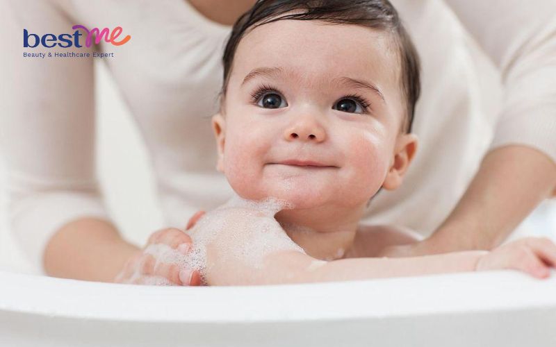 mun-sua-o-tre-so-sinh-tam-la-gi-8-loai-la-tot-an-toan-nhat-8 Mụn sữa ở trẻ sơ sinh tắm lá gì? 8 loại lá tốt an toàn nhất - 8