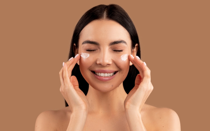 Hướng dẫn sử dụng mỹ phẩm DHC dưỡng da vùng mắt