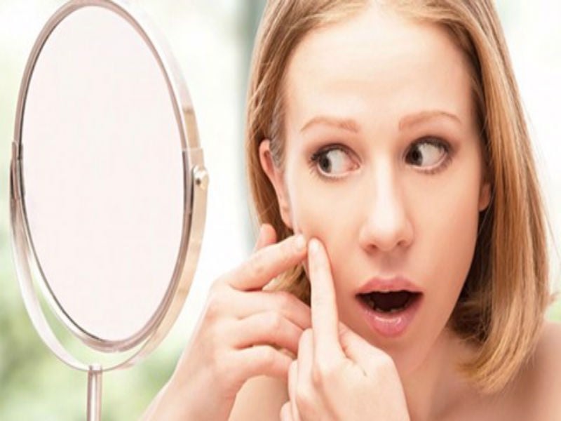 Hướng dẫn cách chọn và sử dụng kem dưỡng trị mụn