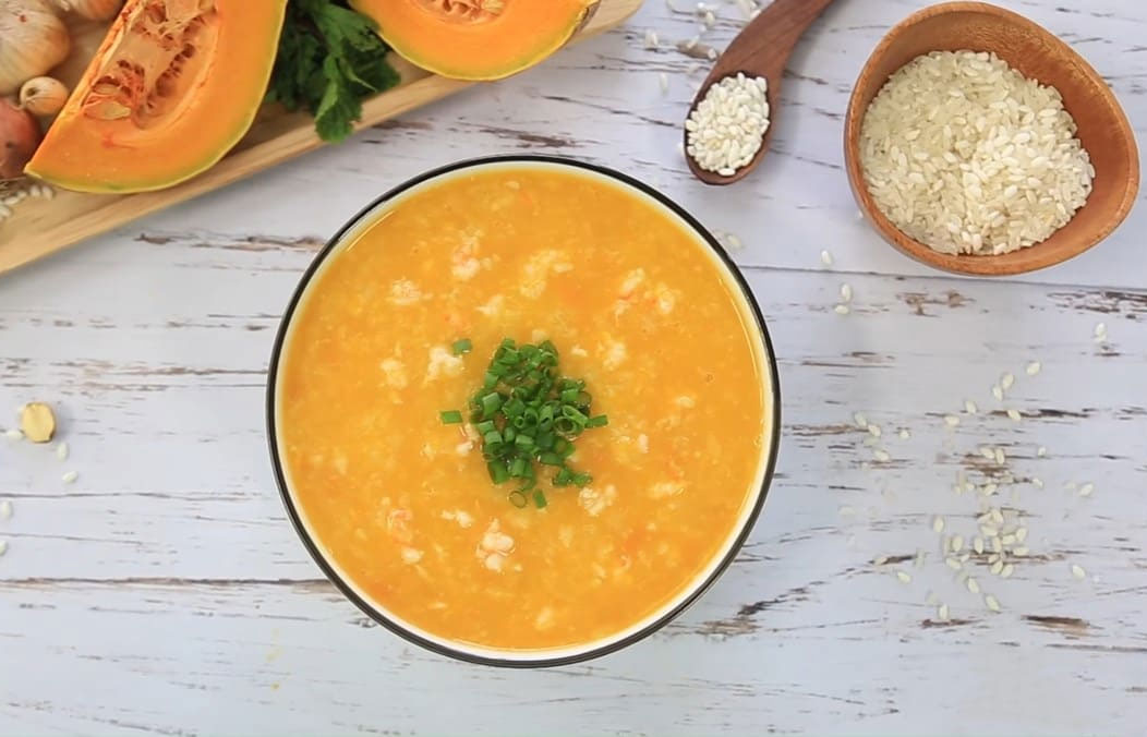 Món cháo yến mạch bí đỏ đầy dinh dưỡng