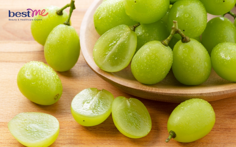 Thành phần collagen nước DHC có chứa chiết xuất nho muscat tạo hương vị dễ uống