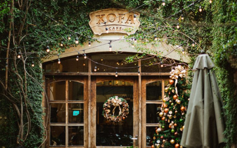 Những địa điểm check-in, quán cà phê trang trí Giáng sinh 2023 đẹp ở Hà Nội - 10
