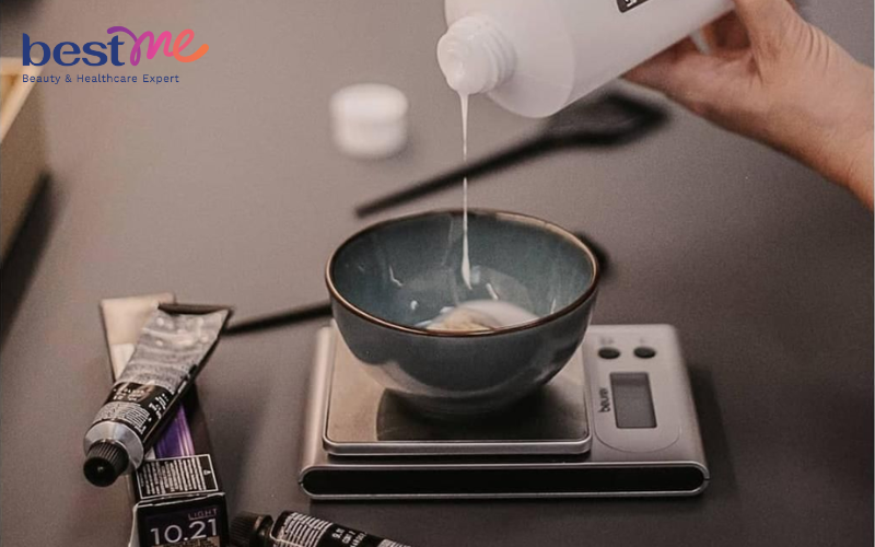 nhuom-toc-mau-nau-reu-co-can-tay-khong-cach-tu-nhuom-toc-mau-nau-reu-tai-nha-3 Nhuộm tóc màu nâu rêu có cần tẩy không? Cách tự nhuộm tóc màu nâu rêu tại nhà - 3