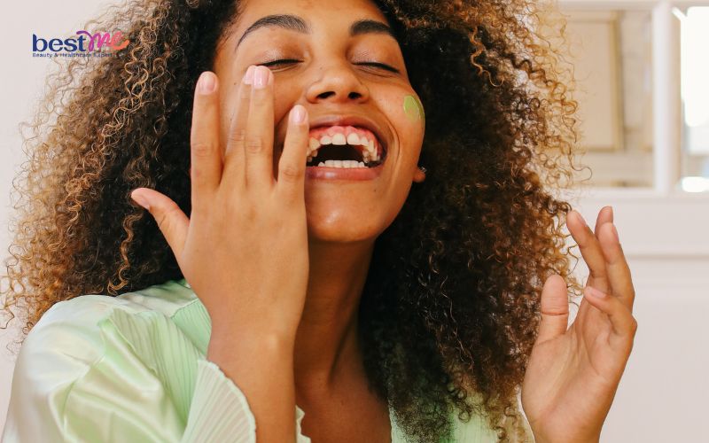 Niacinamide có đẩy mụn không? Nguyên nhân dùng niacinamide bị lên mụn - 4