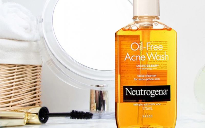 Sữa rửa mặt Neutrogena Oil-free Acne Wash