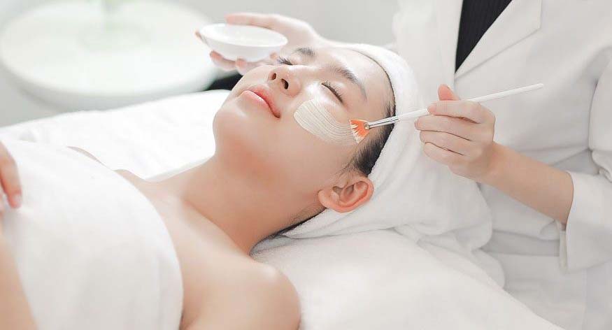 Peel da tại nhà hay Peel da tại spa sẽ tốt và hiệu quả hơn?