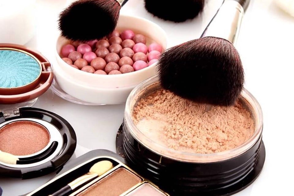 Phấn khoáng là gì? Những điều cần biết về phấn khoáng