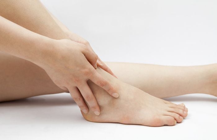 Bệnh phù chân có thể là do cơ thể mắc một số bệnh lý