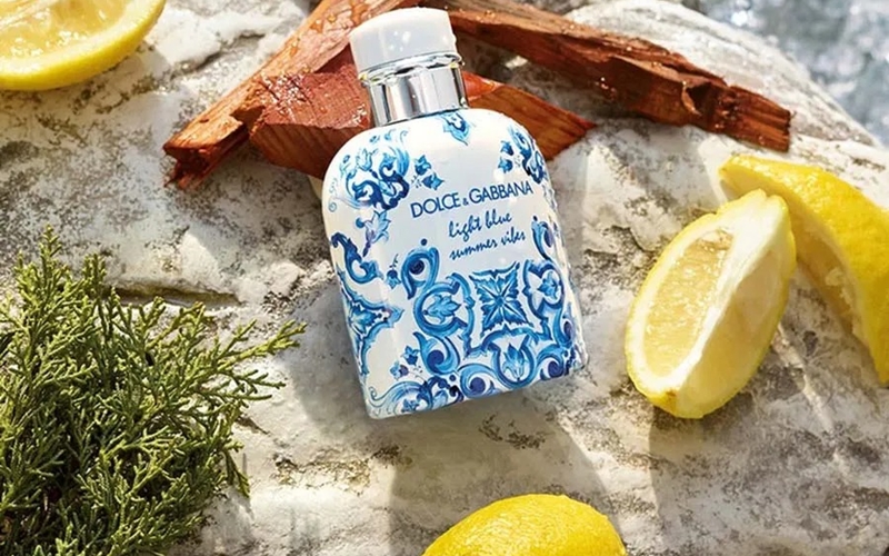 review-cac-mui-huong-nuoc-hoa-dolce-amp-gabbana-light-blue-4 Review các mùi hương nước hoa Dolce & Gabbana Light Blue - 4