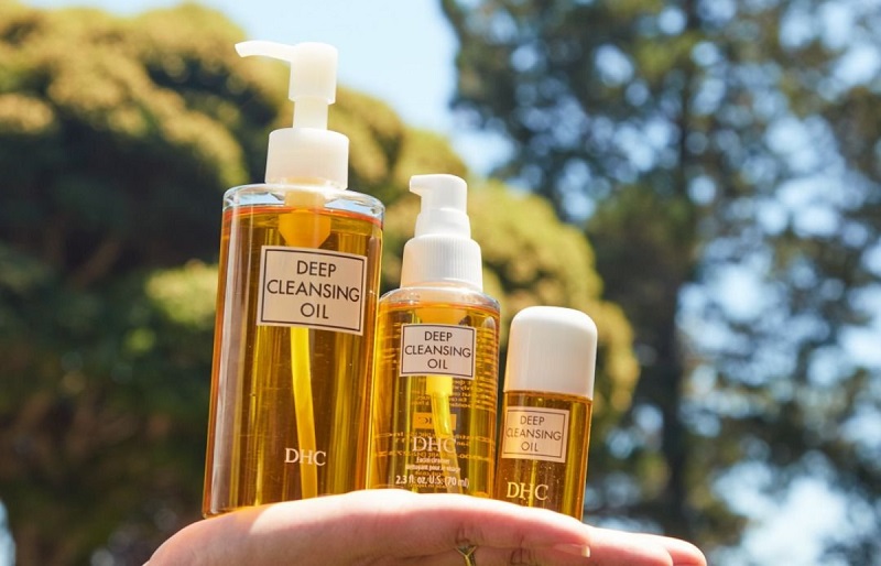 Review dầu tẩy trang DHC Deep Cleansing Oil