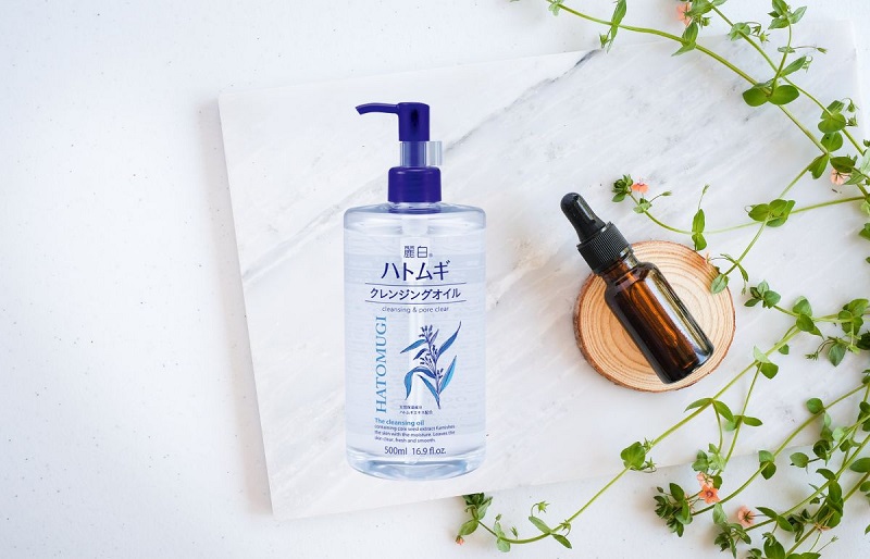 Review dầu tẩy trang Hatomugi Cleansing Oil