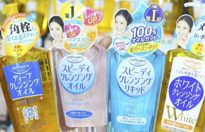 Dầu tẩy trang Kose Softymo Cleansing Oil là một sản phẩm đến từ Nhật Bản
