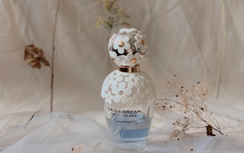 review-nuoc-hoa-daisy-dream-marc-jacobs-cho-co-nang-nu-tinh-5 Review nước hoa Daisy Dream Marc Jacobs cho cô nàng nữ tính - 5
