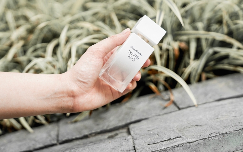 review-nuoc-hoa-elizabeth-arden-mui-duoc-yeu-thich-nhat-5 Review nước hoa Elizabeth Arden mùi được yêu thích nhất? - 5