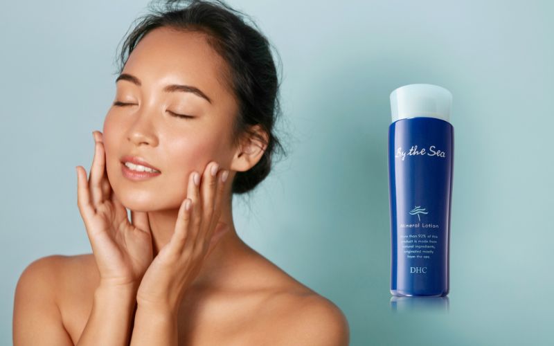 Nước cân bằng da DHC By The Sea sử dụng nguồn nước biển sâu từ Izu-Akazawa