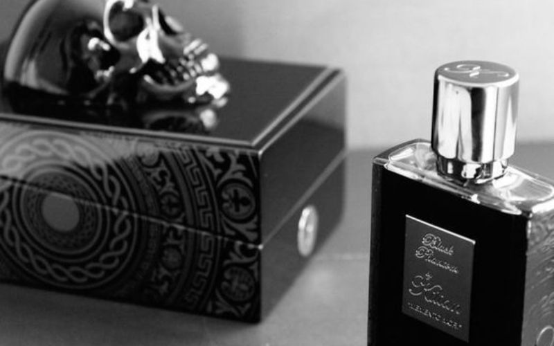 review-nuoc-hoa-kilian-den-black-fantom-day-tinh-te-5 Review nước hoa Kilian đen Black Fantom đầy tinh tế - 5