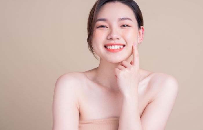 Thành phần Niacinamide trong kem dưỡng giúp làn da của bạn trông sáng hơn