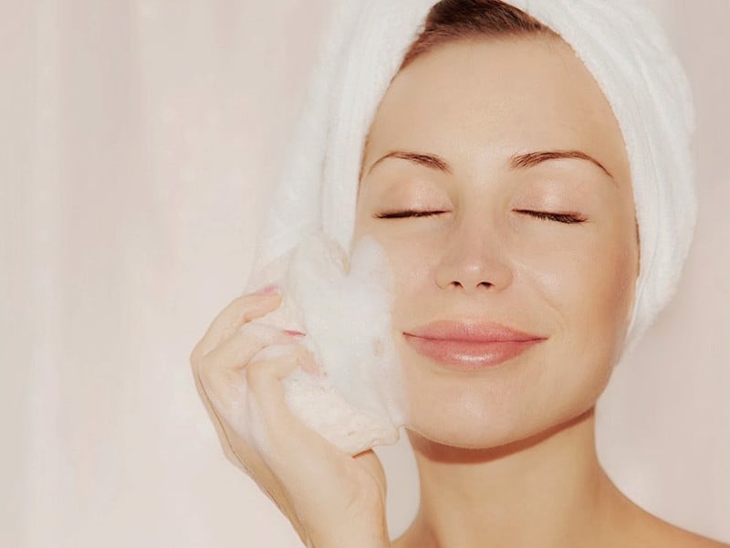 Top 4 sữa rửa mặt hỗ trợ trị mụn tốt nhất