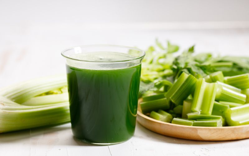 rung-minh-10-tac-hai-cua-nuoc-ep-can-tay-ban-can-phai-biet-7 Rùng mình 10 tác hại của nước ép cần tây bạn cần phải biết - 7