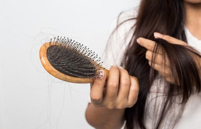 Rụng tóc là dấu hiệu cho thấy bạn cần bổ sung biotin