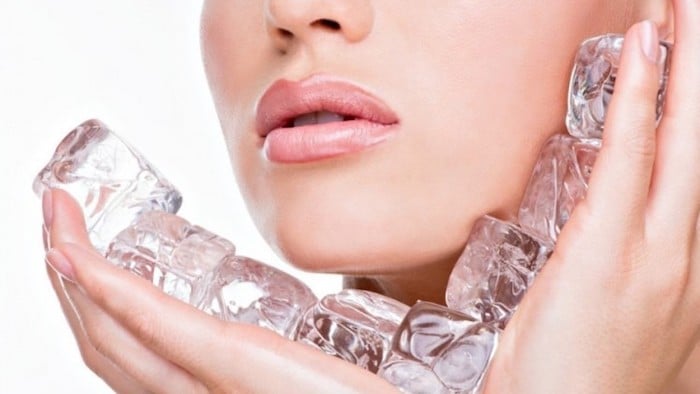 Se khít lỗ chân lông bằng đá lạnh là phương pháp đơn giản, hiệu quả