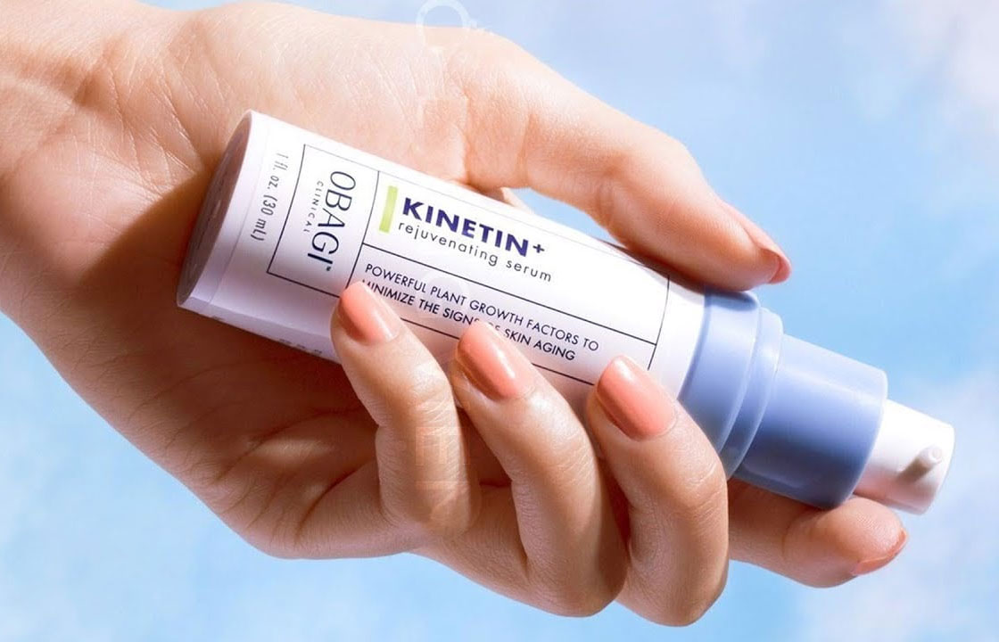 Obagi Clinical Kinetin+ Rejuvenating Serum có chất kem màu trắng