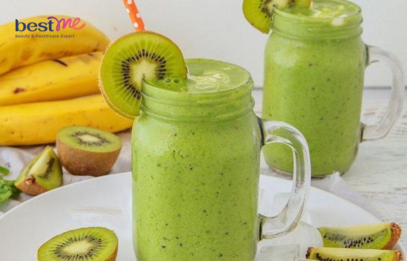 Cách làm smoothie giảm cân từ kiwi, lê, ngò tây và chuối