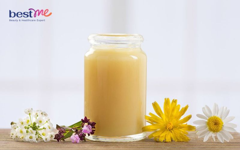 sua-ong-chua-la-gi-co-nen-uong-sua-ong-chua-thuong-xuyen-1 Sữa ong chúa là gì? Có nên uống sữa ong chúa thường xuyên? - 1