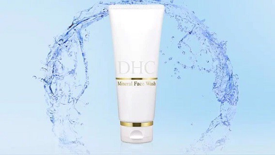 Review sữa rửa mặt hỗ trợ trị mụn ẩn DHC Mineral Face Wash