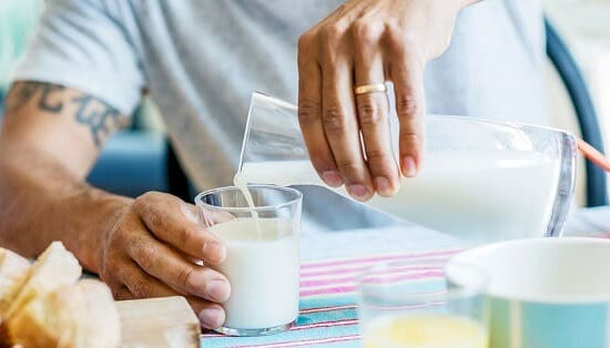 Sữa tươi không đường tốt cho cơ thể