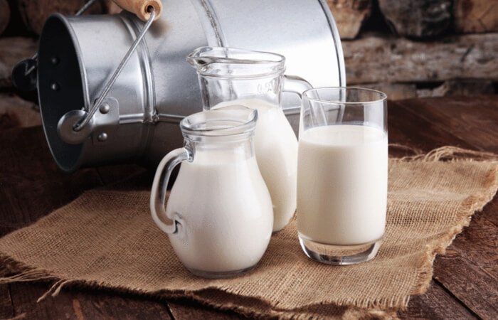 Sữa tươi có thể nuôi dưỡng hàng mi chắc khỏe