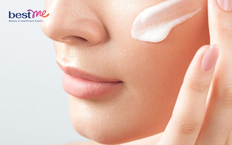 Tại sao bôi kem chống nắng bị vón cục? Hướng dẫn cách bôi đúng - 2