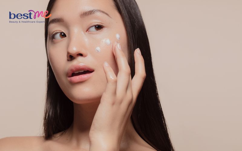 Tại sao bôi kem chống nắng bị vón cục? Hướng dẫn cách bôi đúng - 5