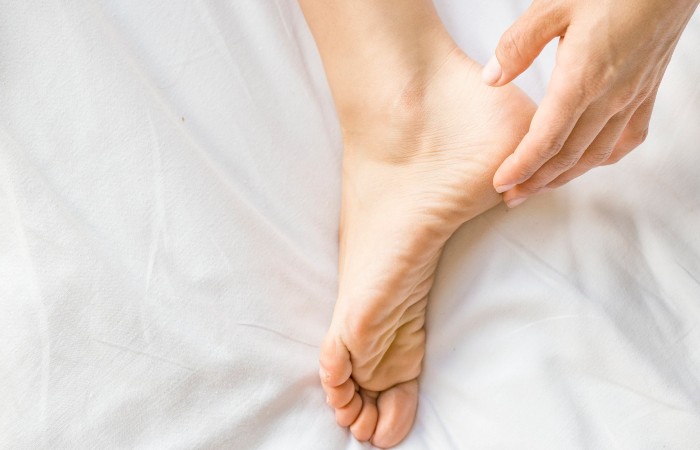 Nguyên nhân khiến da ở chân bị khô?